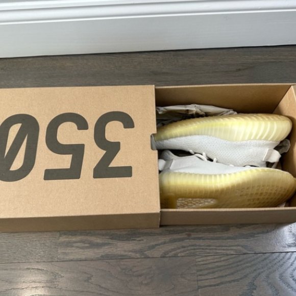 adidas Yeezy Boost 350 V2 Cream/Triple White - Picture 10 of 11